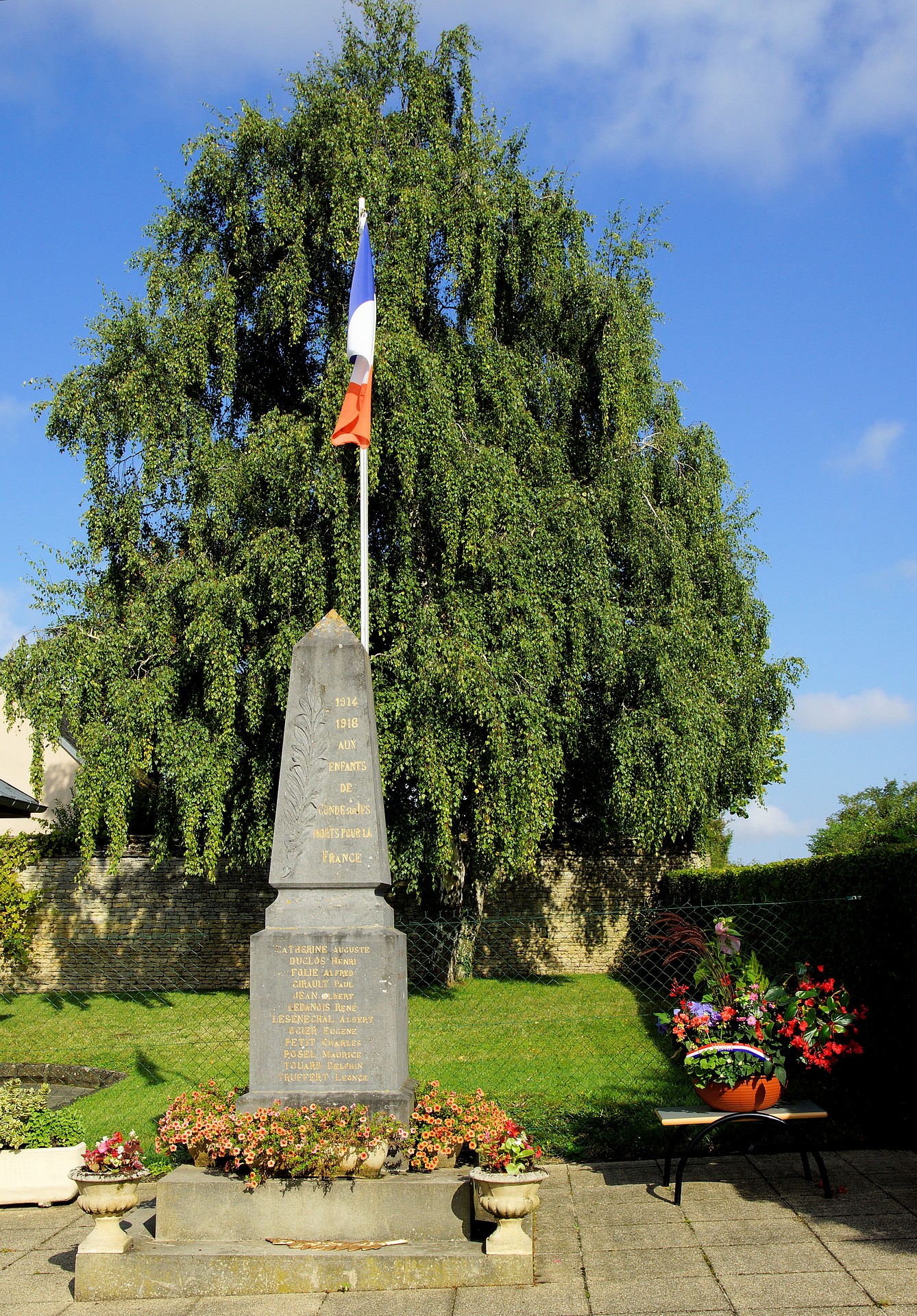 2014%20Monument%20aux%20Morts
